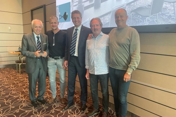 /tmp/165755_Janez Flerez, alpine coordinator, Carles Visa, Peter Gerdol, FIS Race director de la WC femenina, Antoni Crespo i Patrick Touissant (2).jpeg